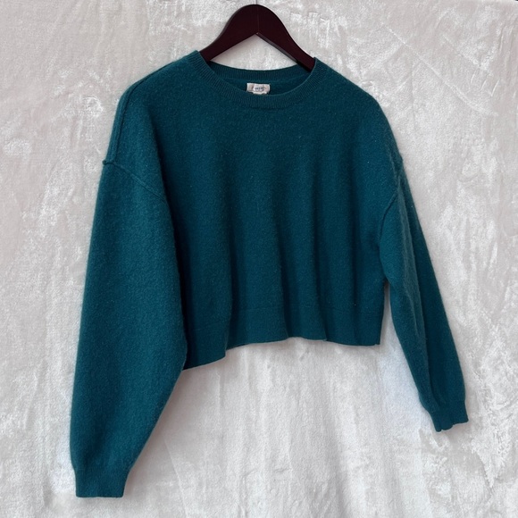 NEW Size Medium Pilcro Anthropologie 100% Cashmere Crewneck Cropped Teal Sweater - Picture 3 of 6